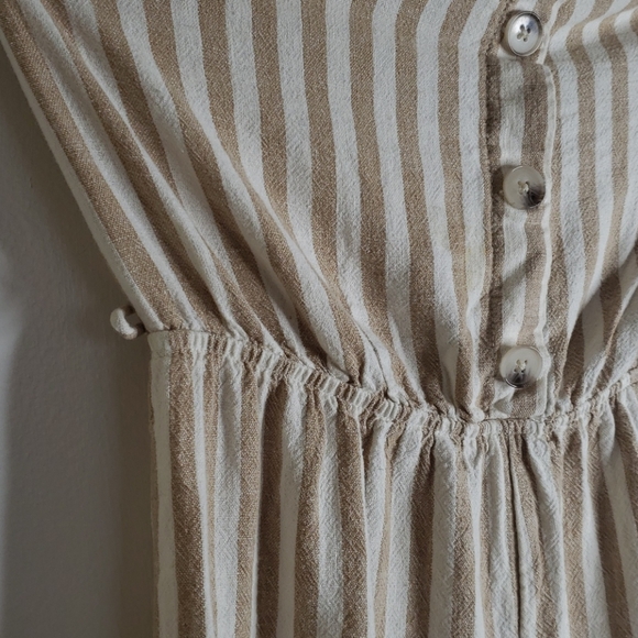 Beige sleevless romper - Picture 3 of 5